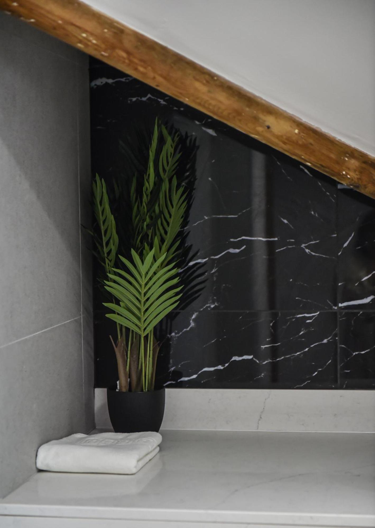 Victoria Colonnade Aparthotel レミントンスパー エクステリア 写真